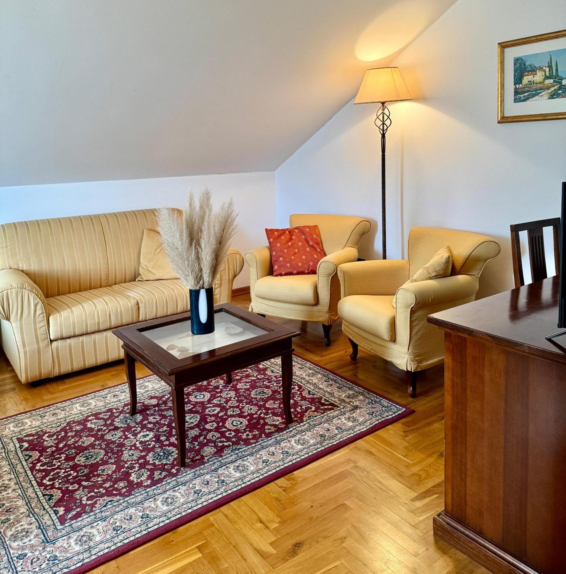 Villa Rava Hotel & Restaurant المظهر الخارجي الصورة